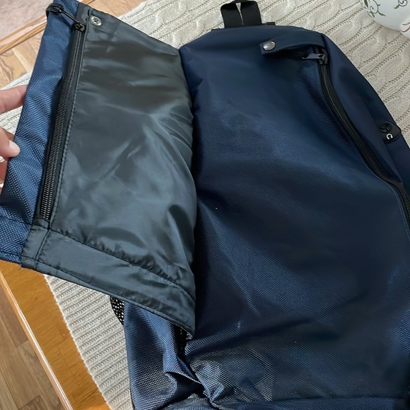 Aurorae baby backpack single sleeve. 4 zip compartments navy blue. Bottle holder - Picture 6 of 9